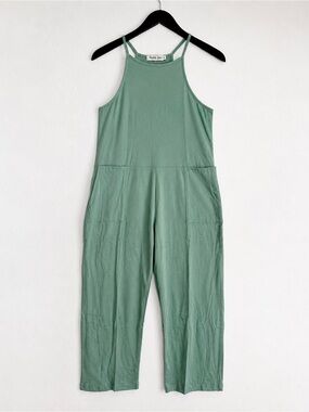 AMTOSS Women’s Jumpsuit Size S Pea Green Sleeveless Stretch Casual Romper